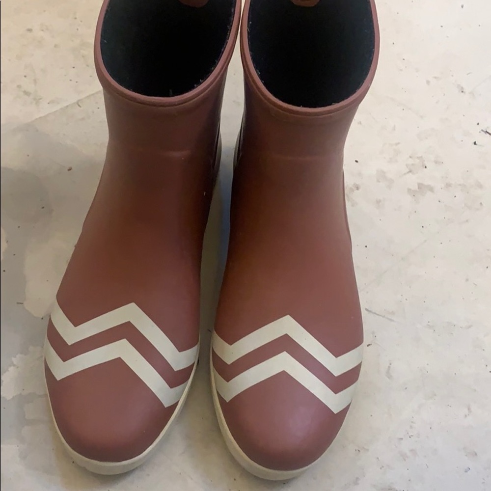Alice + Whittles rain boots